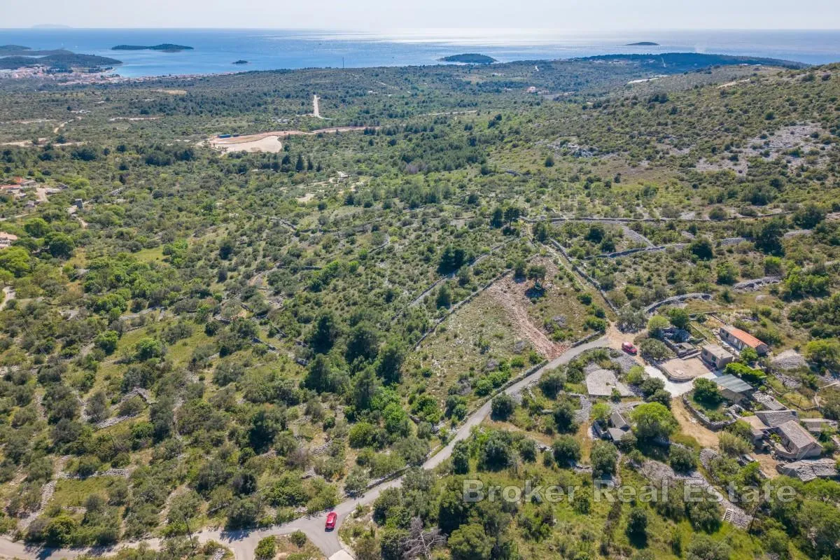 Vrhunsko građevinsko zemljište s pogledom na more - Rogoznica