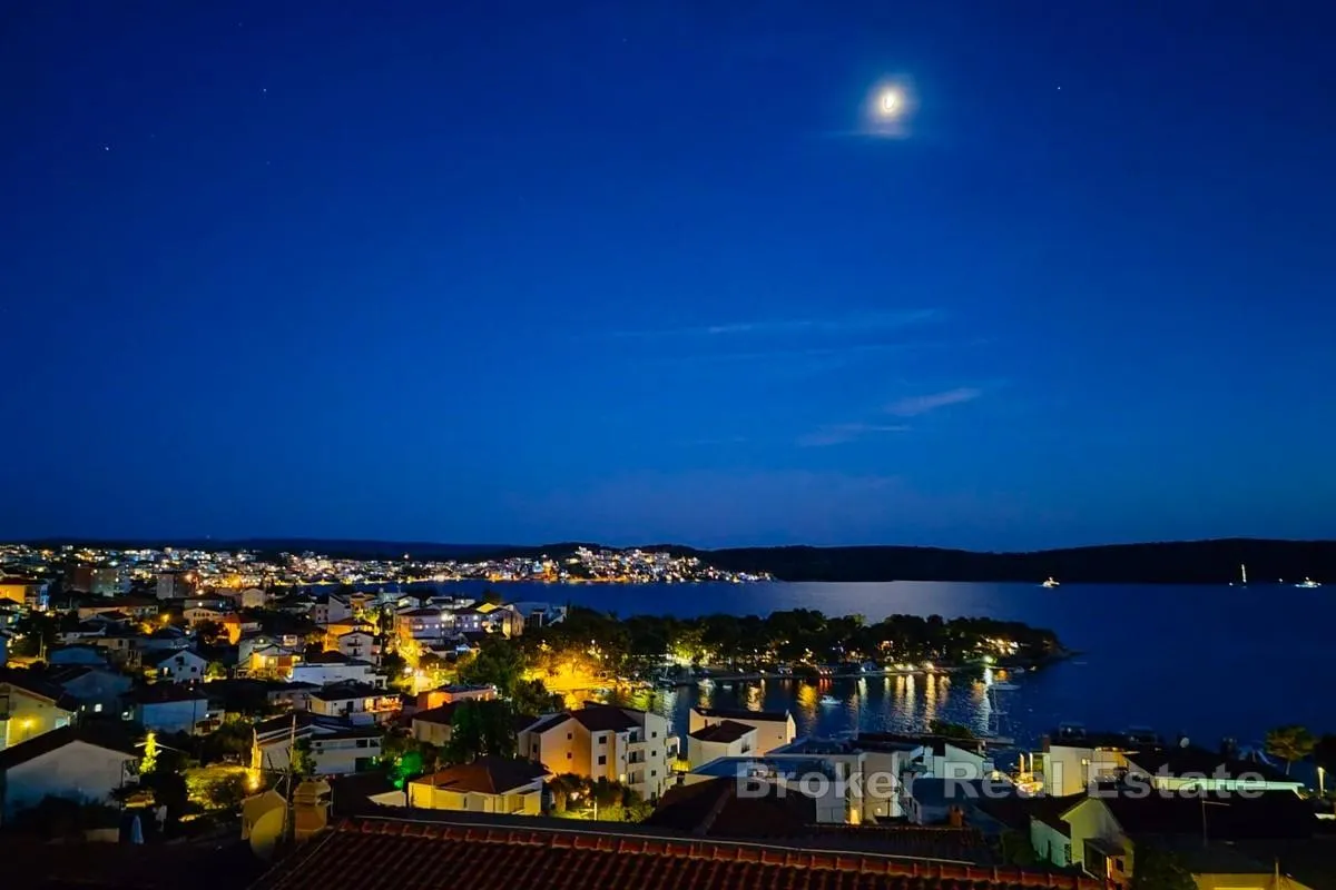 luksuzni penthouse s krovnom terasom i panoramskim pogledom na more - slika 22