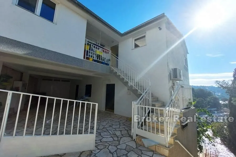 apartmanska kuća u prvom redu do mora - slika 10