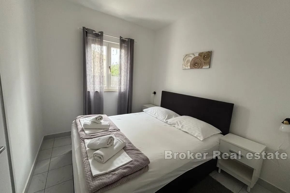 trosoban apartman s pogledom na more - slika 7