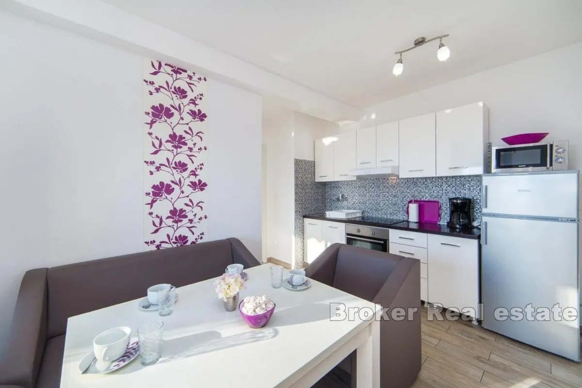 apartmanska kuća s bazenom - slika 13