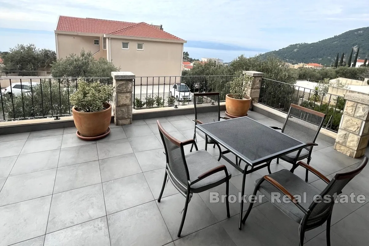 prekrasna apartmanska kuća s pogledom na more - slika 18