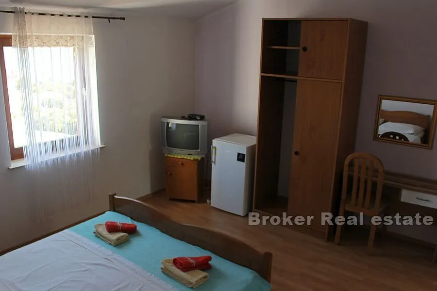apartmanska kuća blizu mora - slika 6