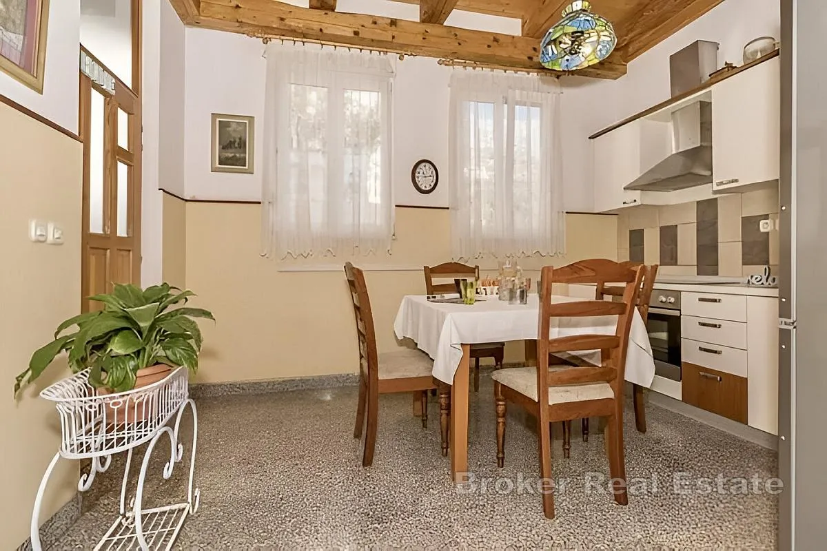 dvije apartmanske jedinice s pogledom na more - slika 3