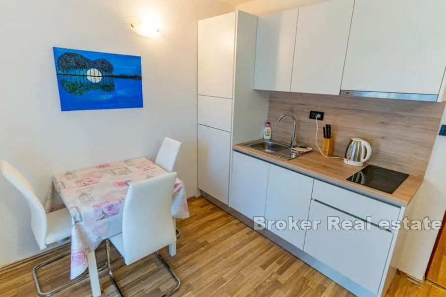 apartmanska kuća blizu mora - slika 4