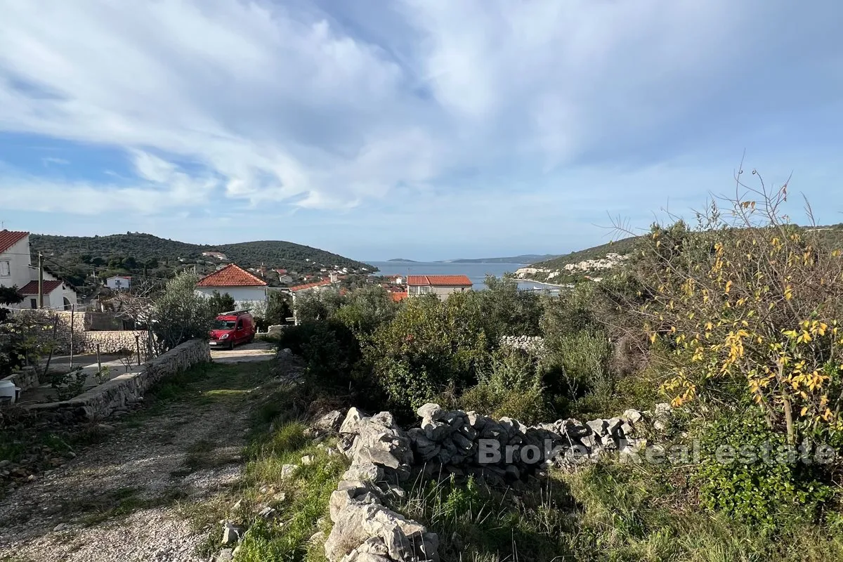 Građevinsko zemljište s otvorenim pogledom na more - Drvenik, Drvenik