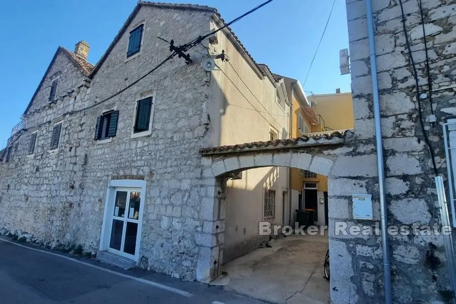kamena kuća s pogledom na more - slika 2