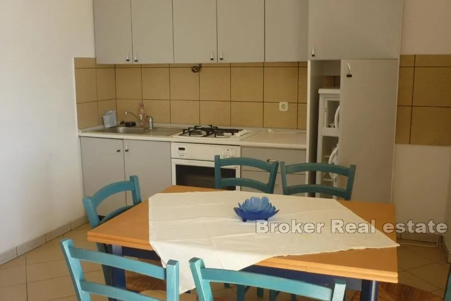 apartmanska kuća u blizini mora - slika 5