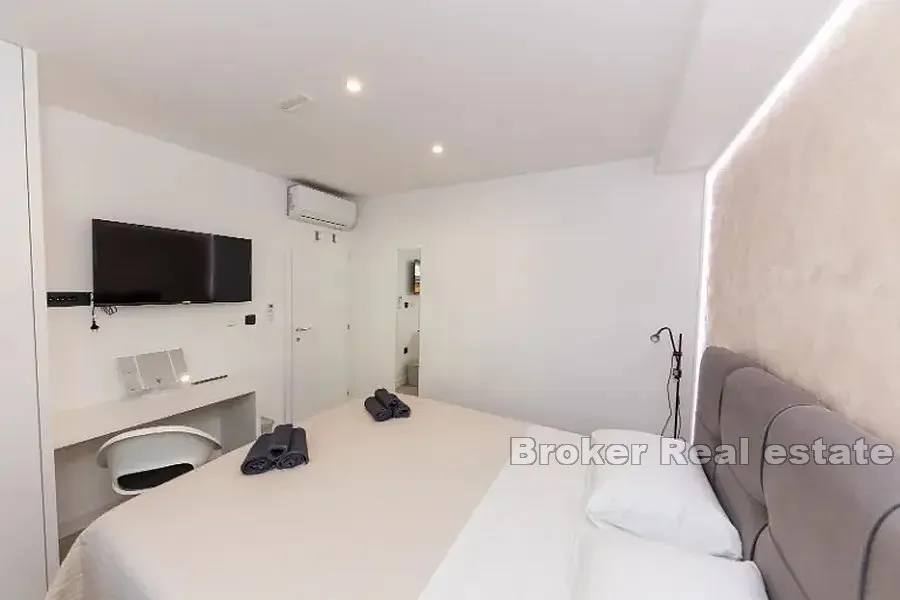 moderan apartman s bazenom - slika 8
