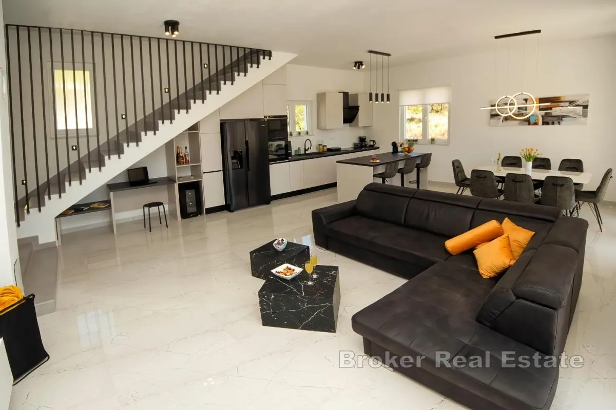 moderna vila s bazenom - slika 6
