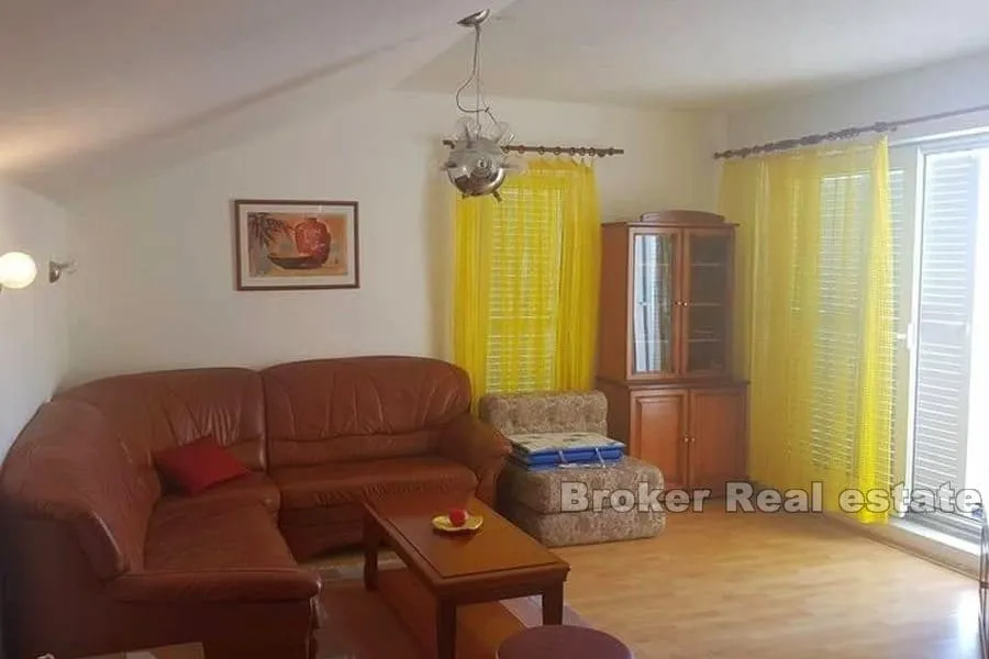 kuća drugi red od mora - slika 9