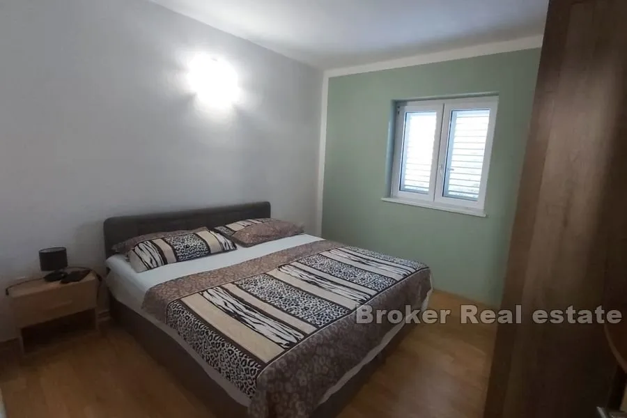trosoban apartman s vrtom i pogledom na more - slika 6