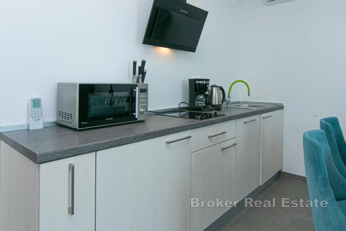 dvosoban apartman s pogledom na more - slika 6