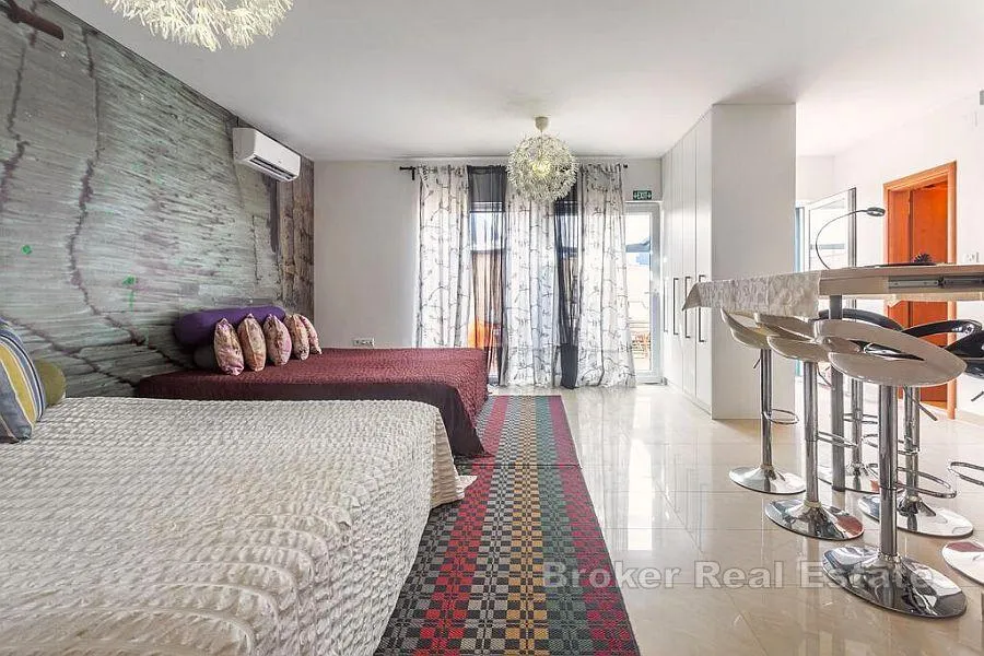 elegantni apartman s vrtom - slika 3