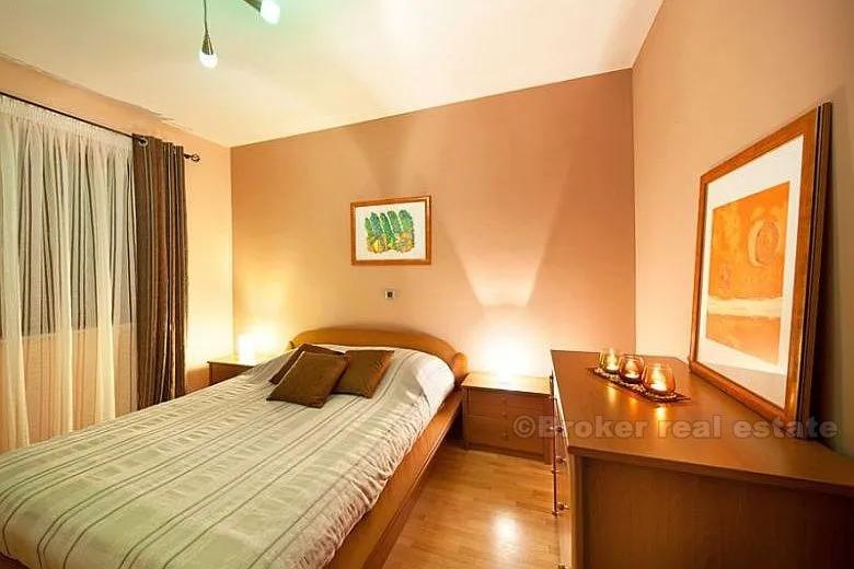 kuća / vila okružena mediteranskim vrtom, za najam - slika 16