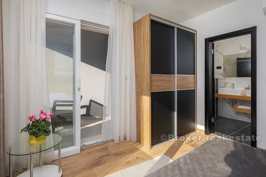 elegantna, novosagrađena vila, prvi red do mora - slika 10