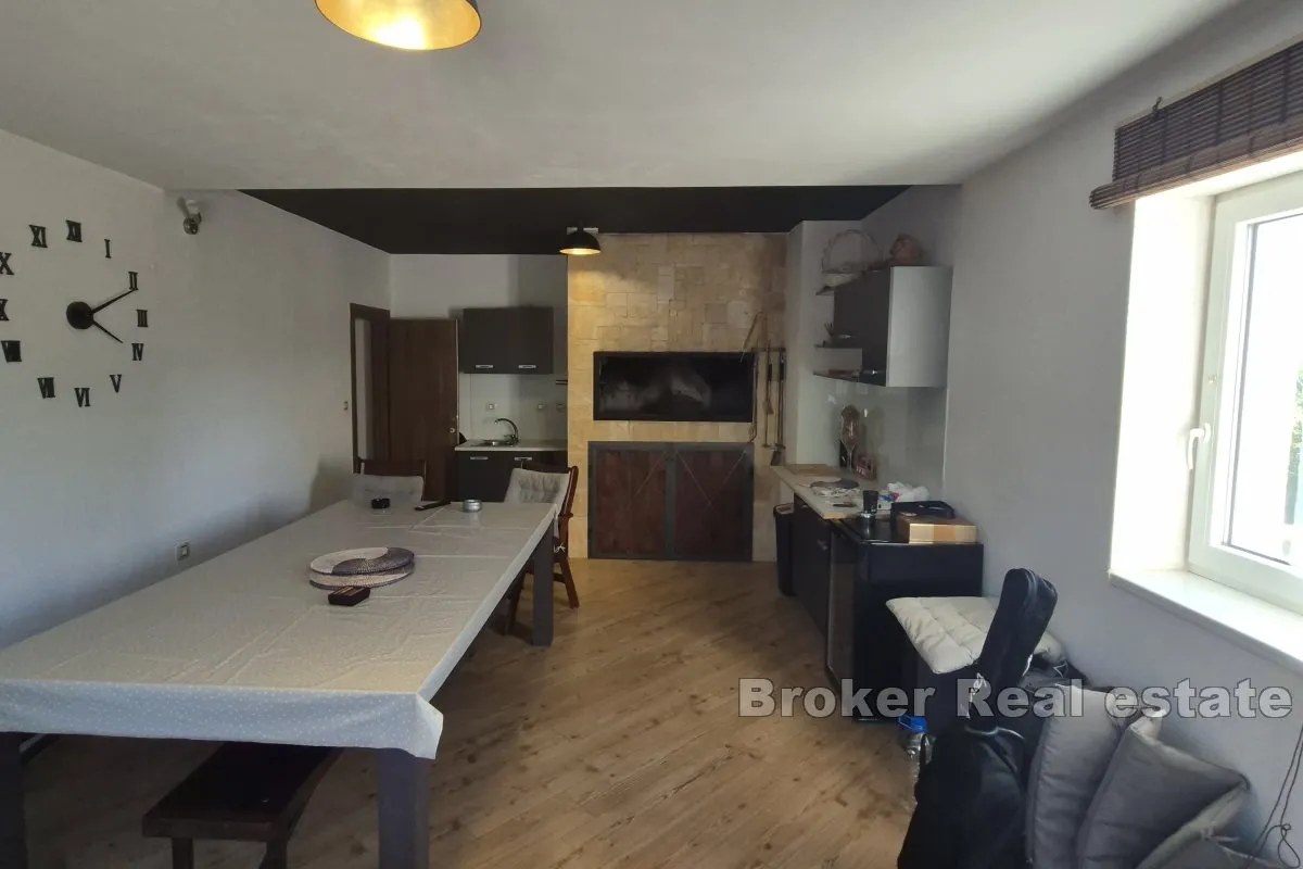 moderna vila s bazenom - slika 12
