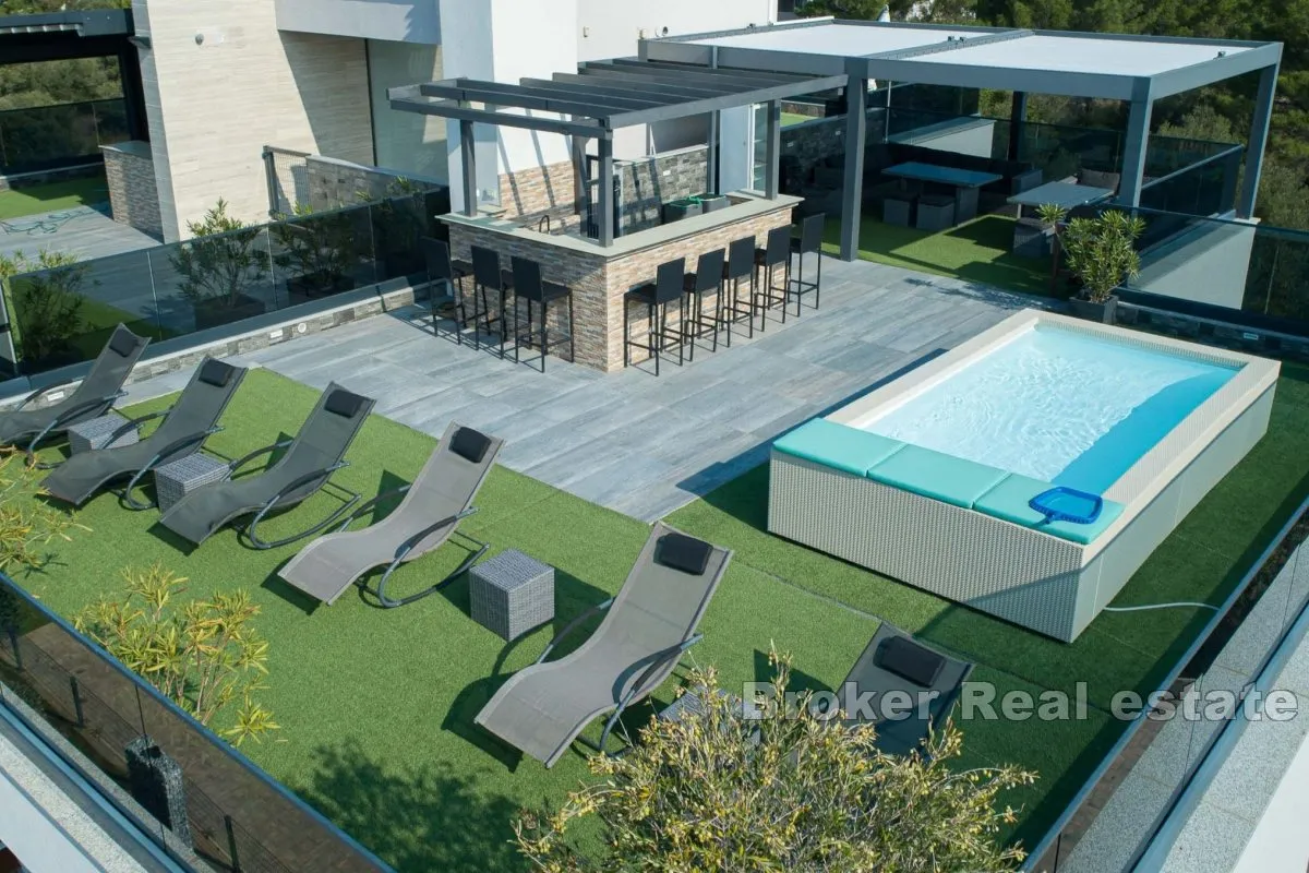 penthouse s pogledom na more - slika 2