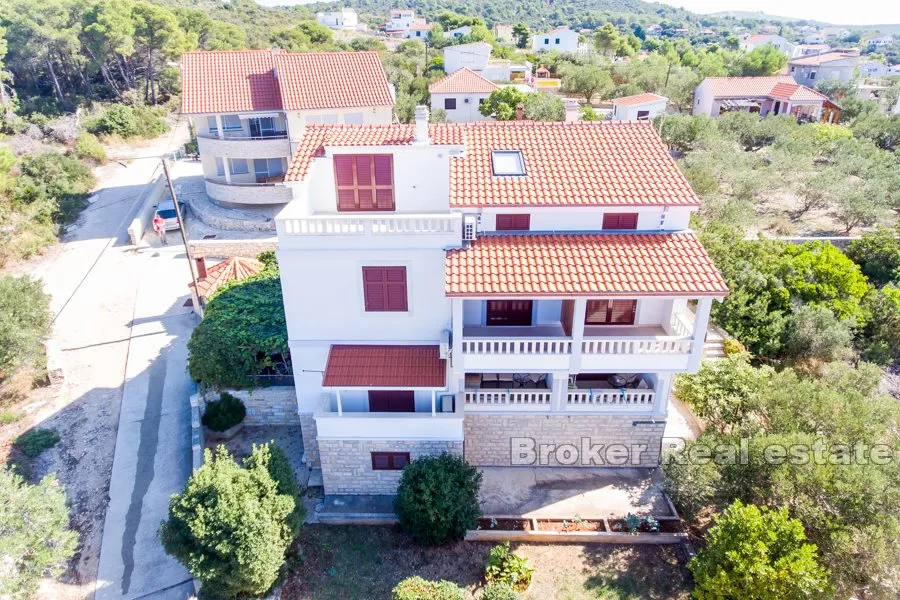 apartmani s pogledom na more - slika 2