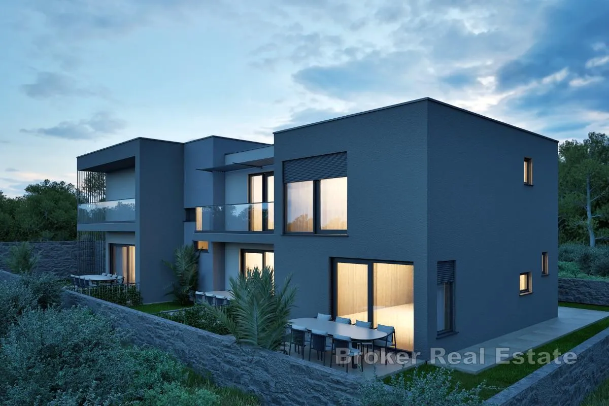 triplex s dvorištem i opcijom bazena - slika 10