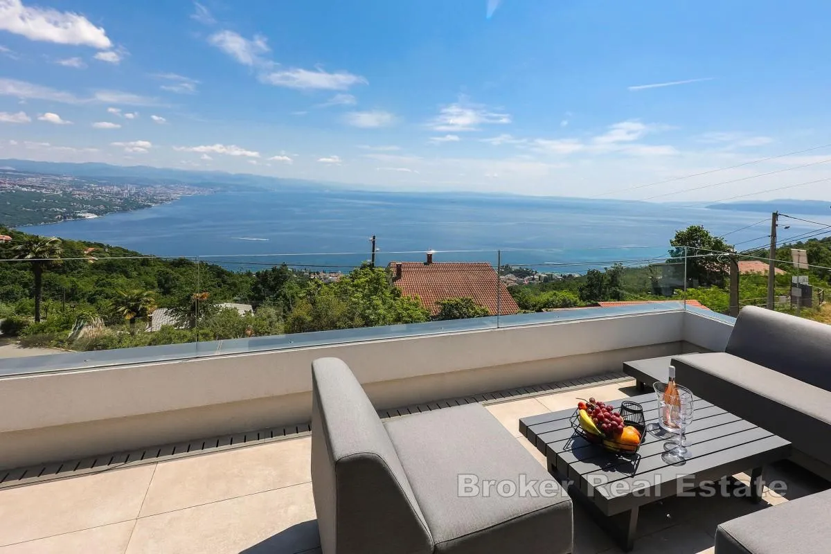 vila s bazenom i pogledom na kvarnerski zaljev - slika 3
