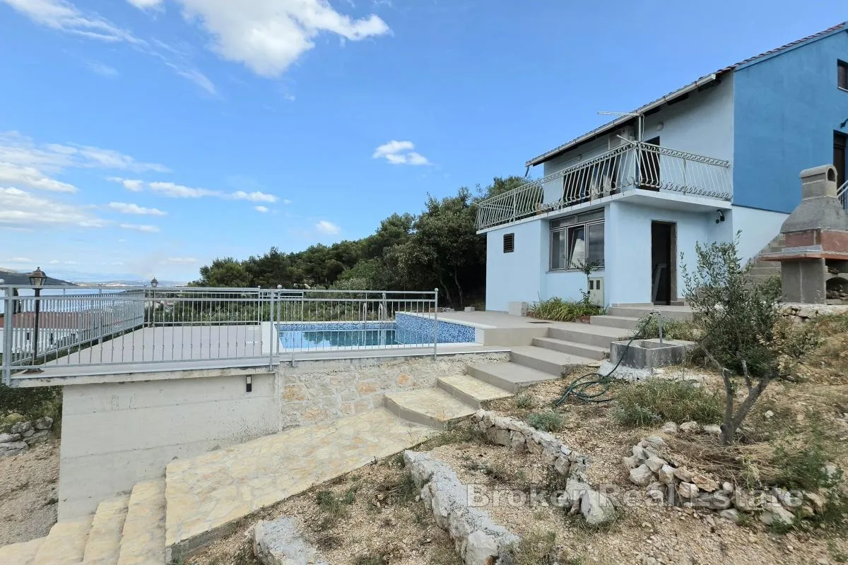 Kuća s bazenom i pogledom na more - Marina