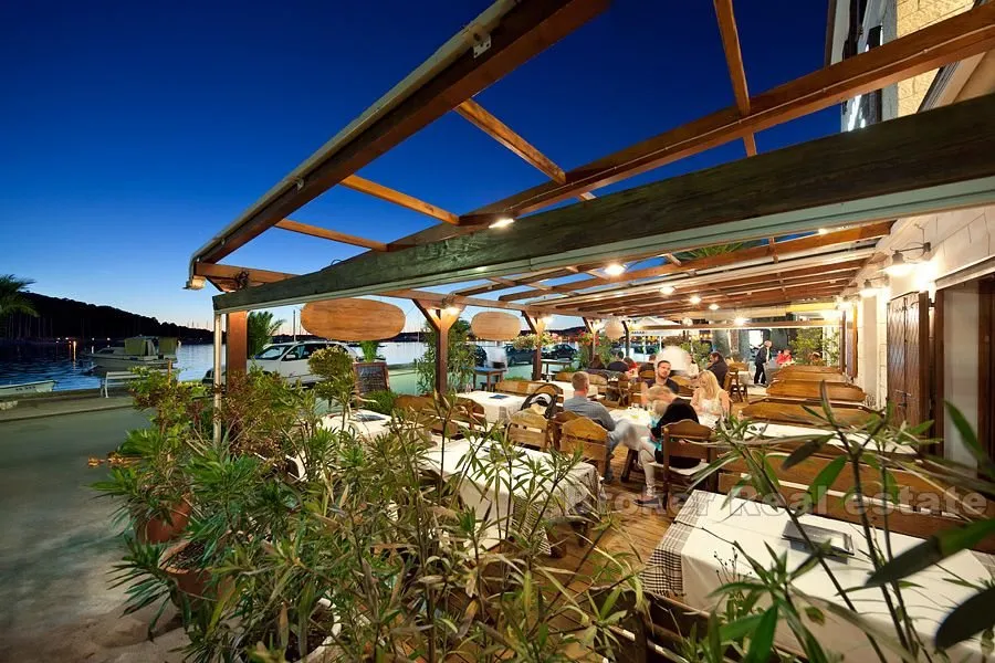 rogoznica, prekrasna kamena kuća s restoranom - slika 5