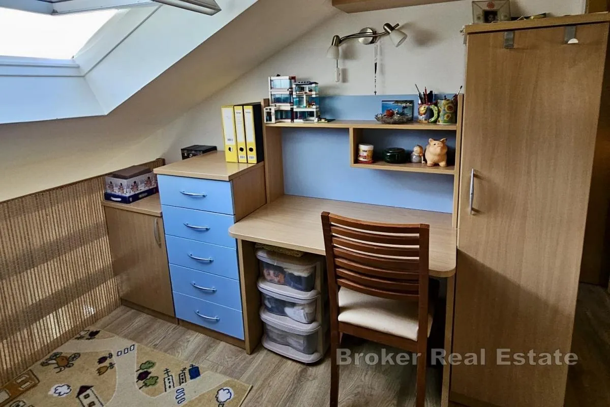 dvoetažni apartman na odličnoj lokaciji - slika 11