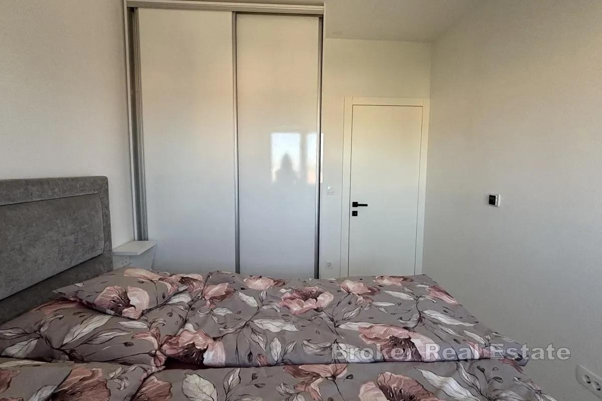 izvanredan penthouse stan s krovnom terasom i otvorenim pogledom na more - slika 10