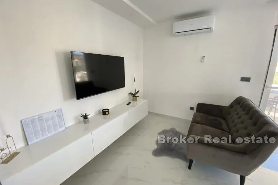 moderna vila sa bazenom - slika 7