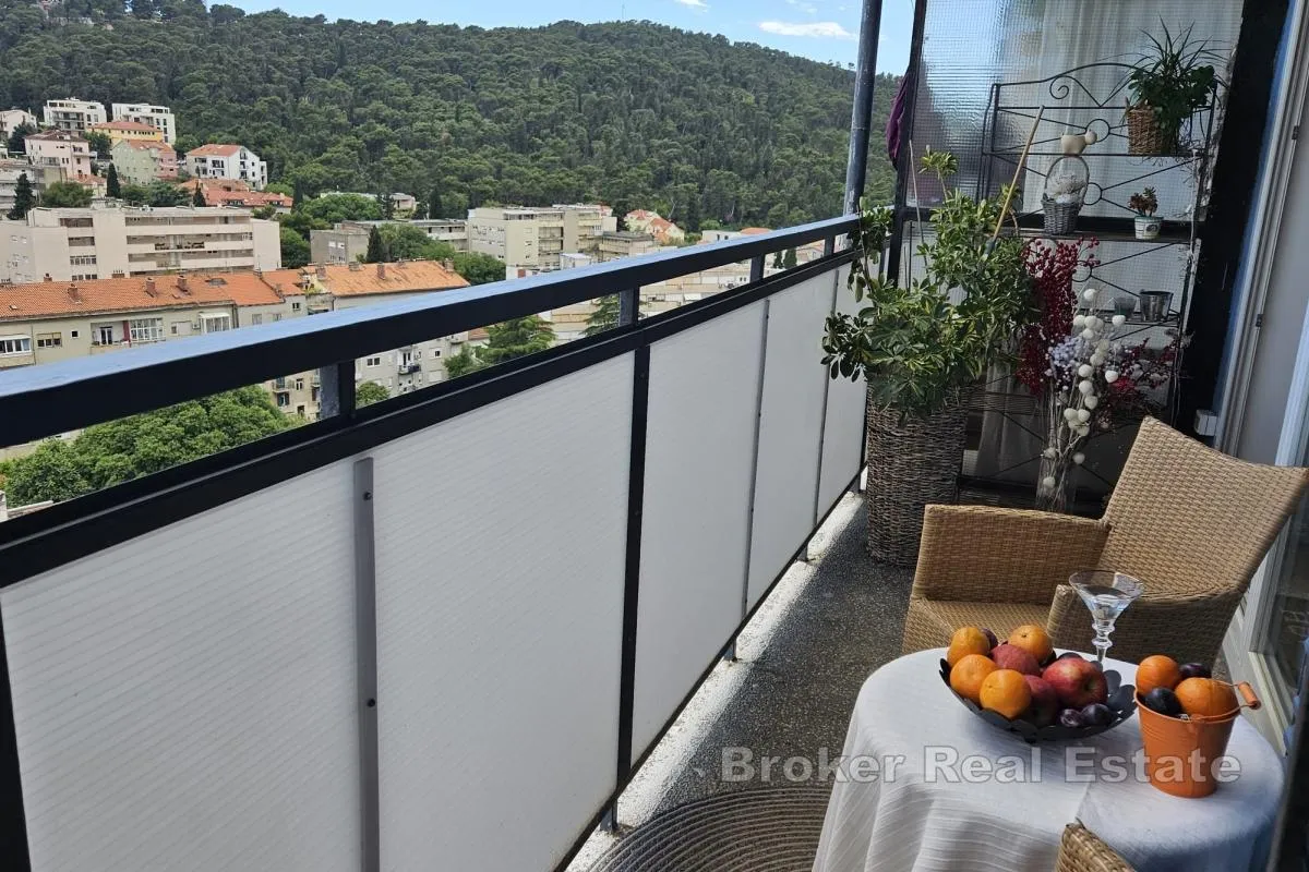 ekskluzivan stan s panoramskim pogledom na more i grad – split, spinut - slika 11
