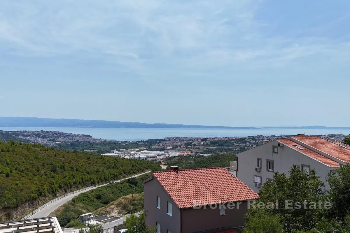 građevinsko zemljište s pogledom na more u blizini splita - slika 2