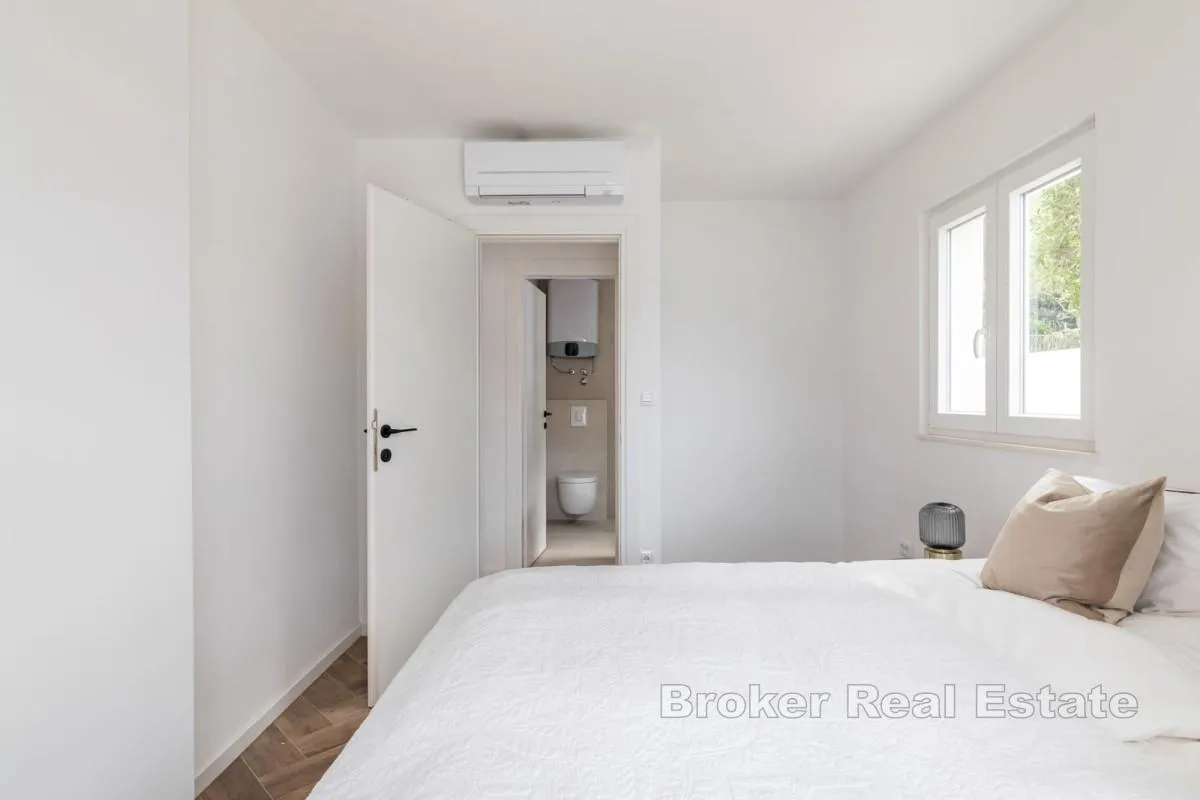 apartmanska kuća prvi red do mora - slika 17