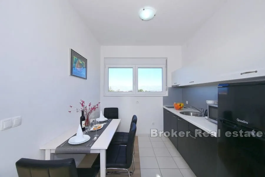 apartmanska kuća u blizini mora - slika 10