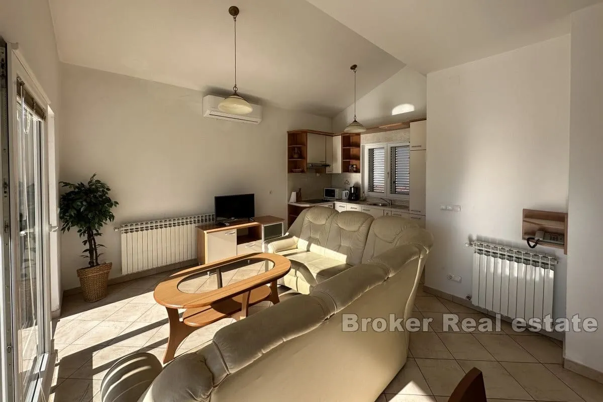 apartmanska kuća u prvom redu do mora - slika 7