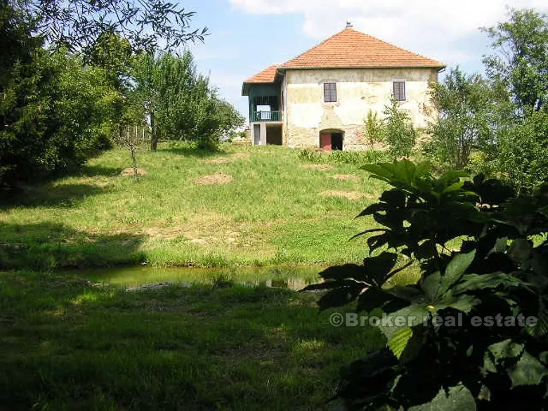 kuća na mirnoj lokaciji, na prodaju - slika 4