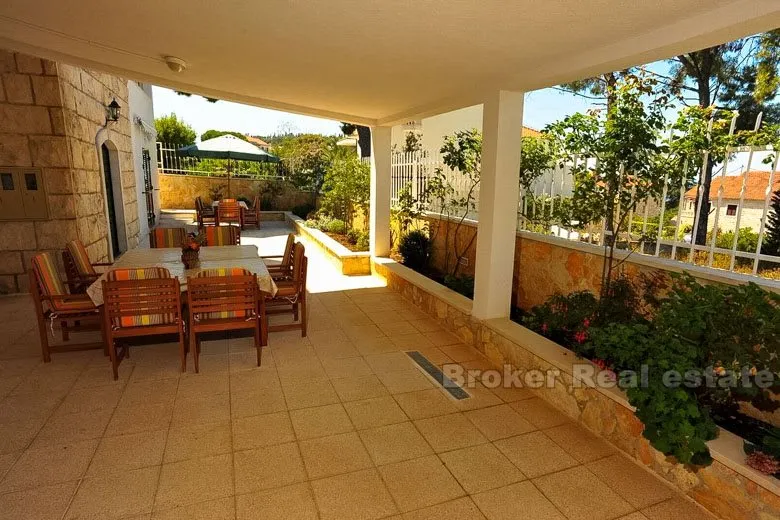 kuća sa 9 apartmana, za prodaju - slika 2