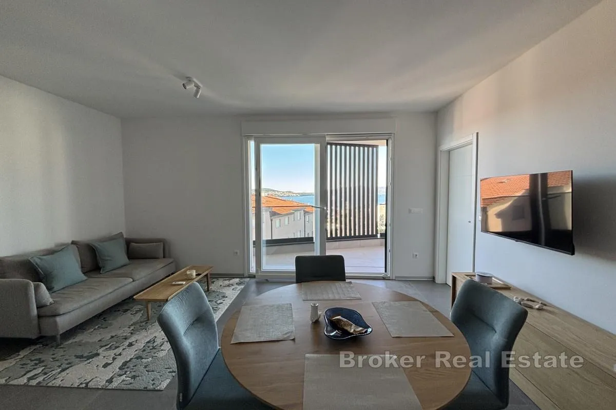 dvosoban penthouse stan s pogledom na more i krovnom terasom - slika 5