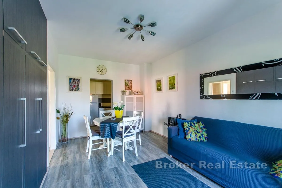 apartmanska kuća s bazenom - slika 12