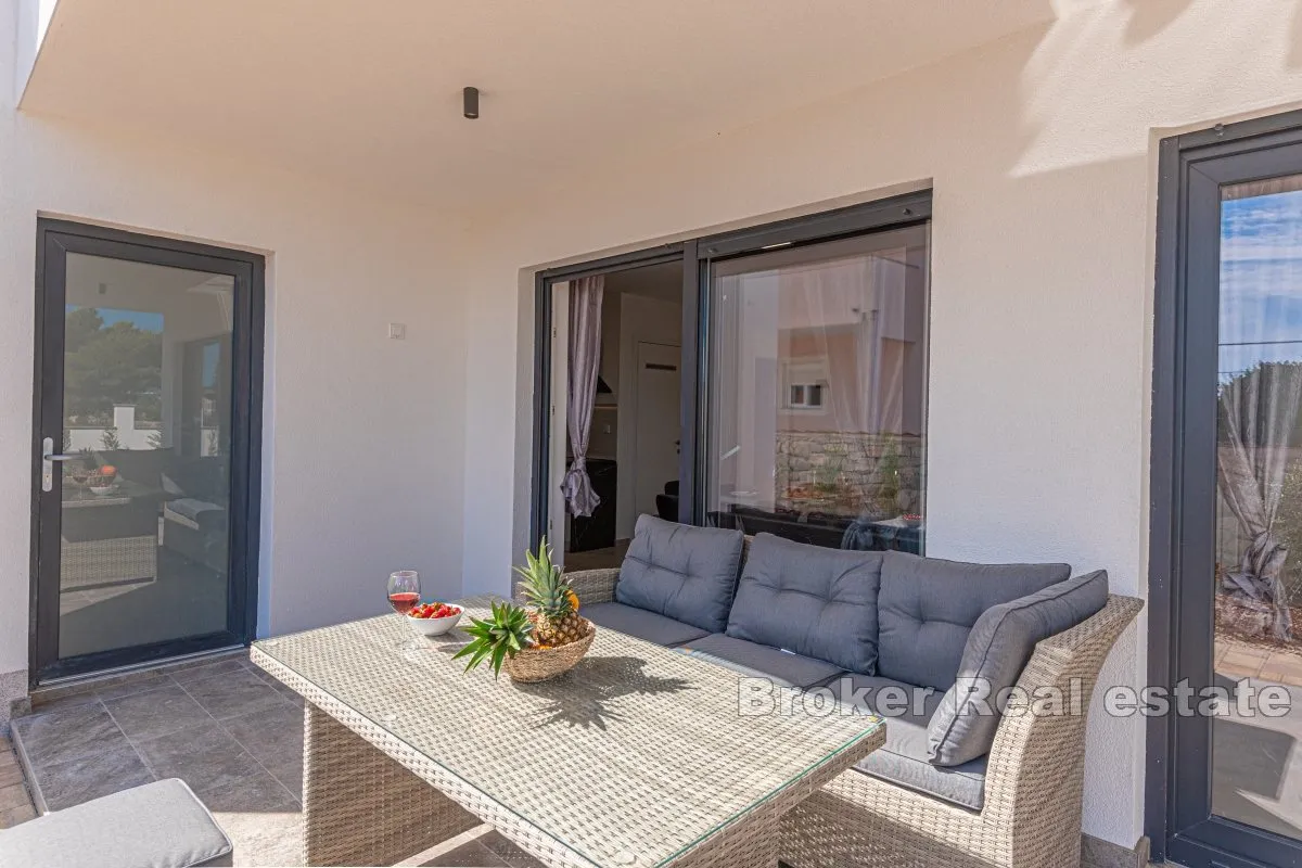 vila s bazenom - slika 19