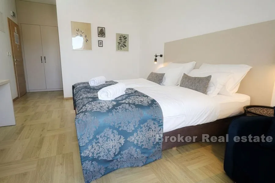 apartmanska kuća sa restoranom - slika 14