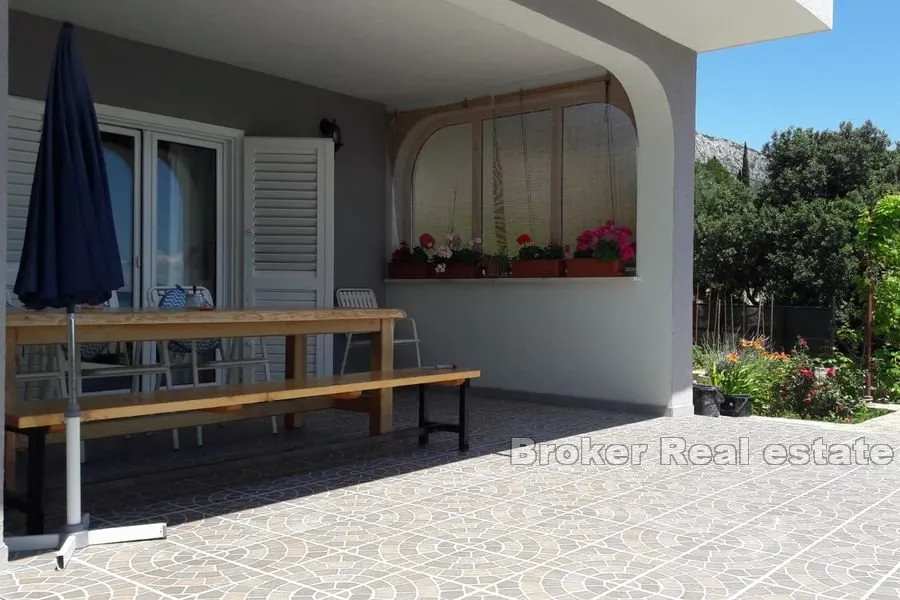 trosoban apartman s vrtom i pogledom na more - slika 8
