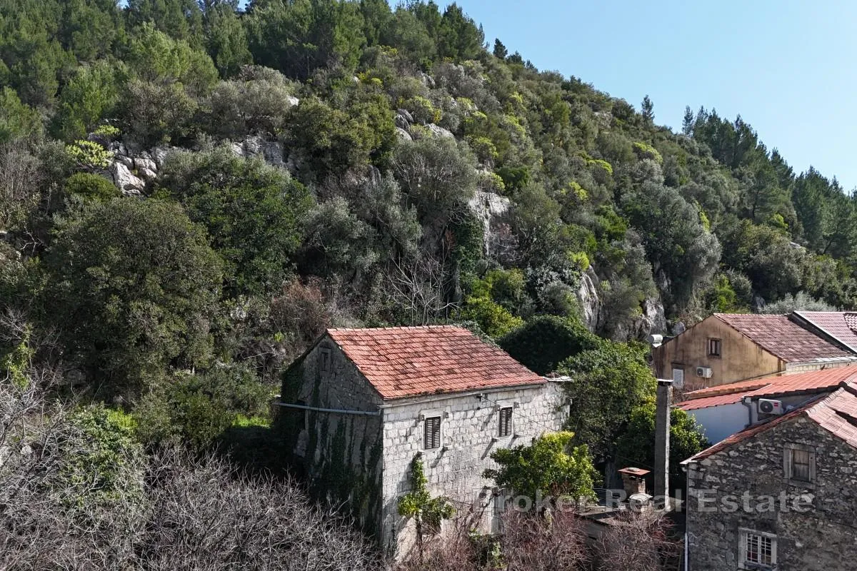 dvojna kamena kuca za renovaciju - slika 6