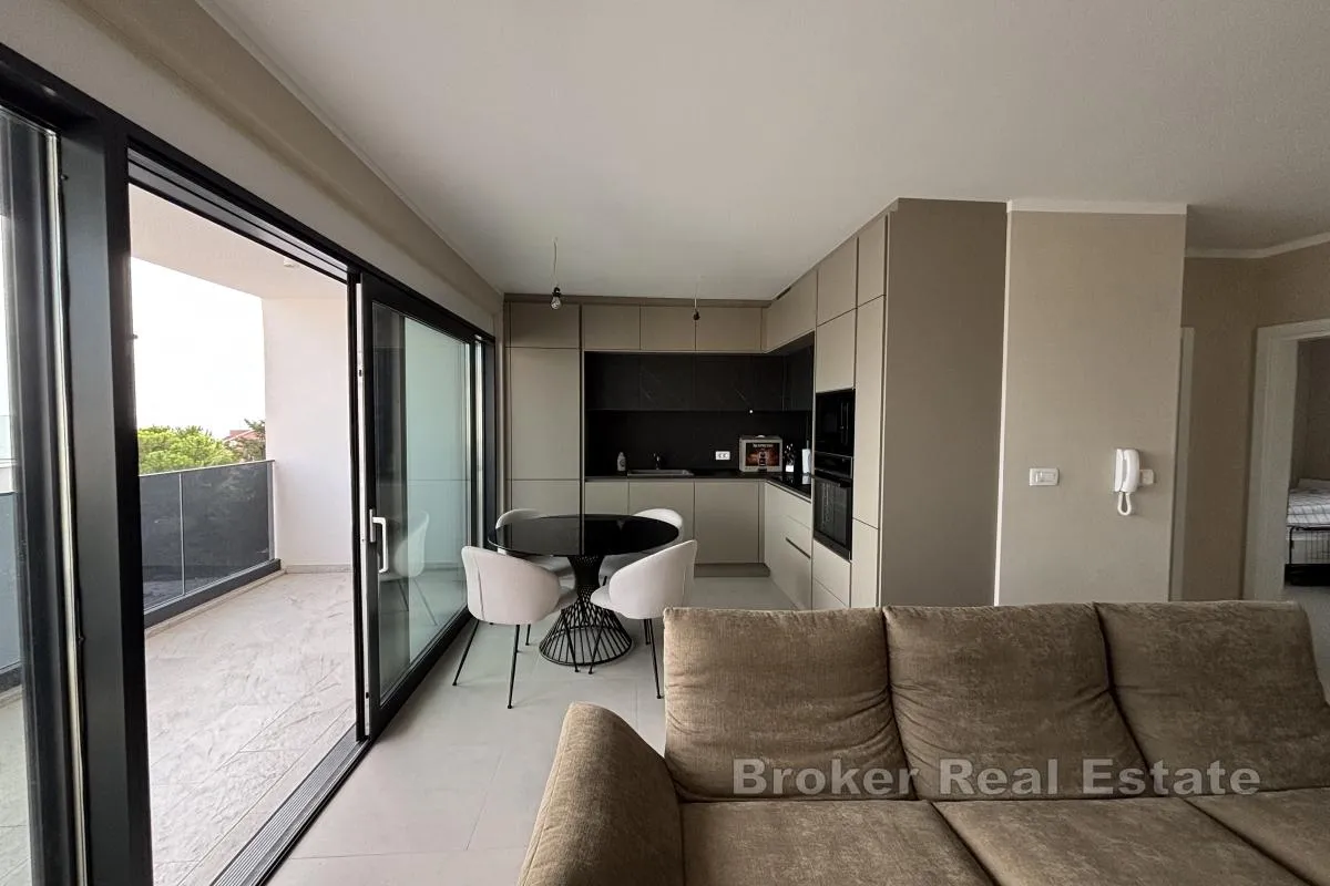 izvanredan penthouse s krovnom terasom blizu mora - slika 3