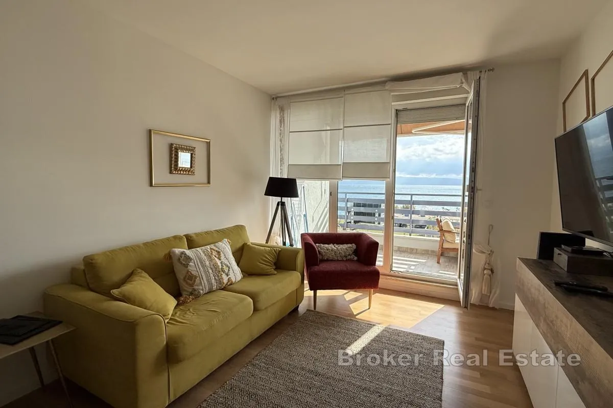 elegantni apartman s pogledom na more - slika 3