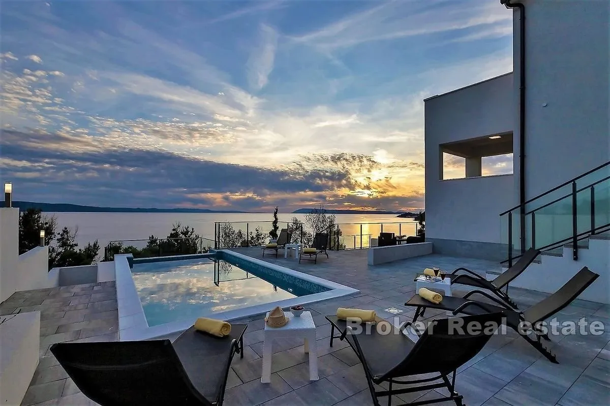 Vila s bazenom i pogledom na more - Makarska