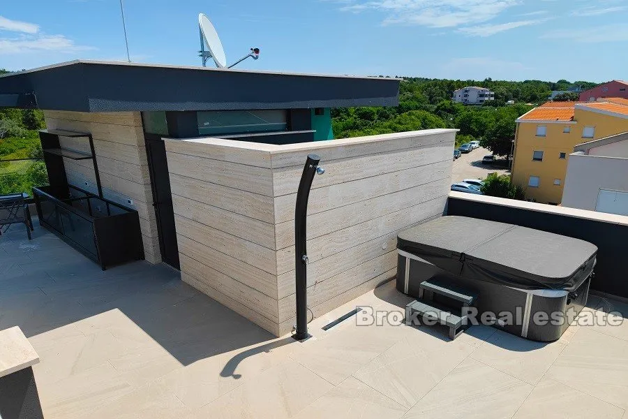 penthouse s pogledom na more - slika 5