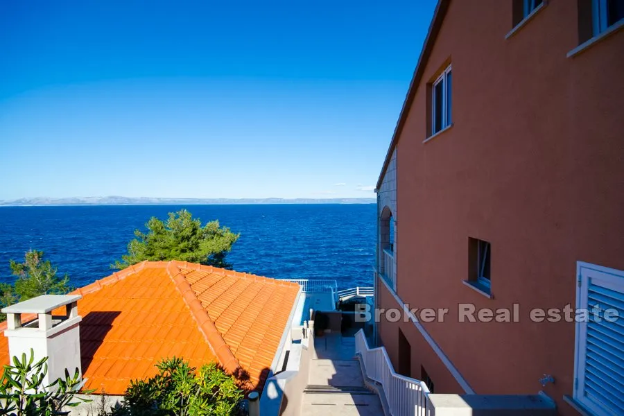 apartmanska kuća prvi red do mora - slika 5