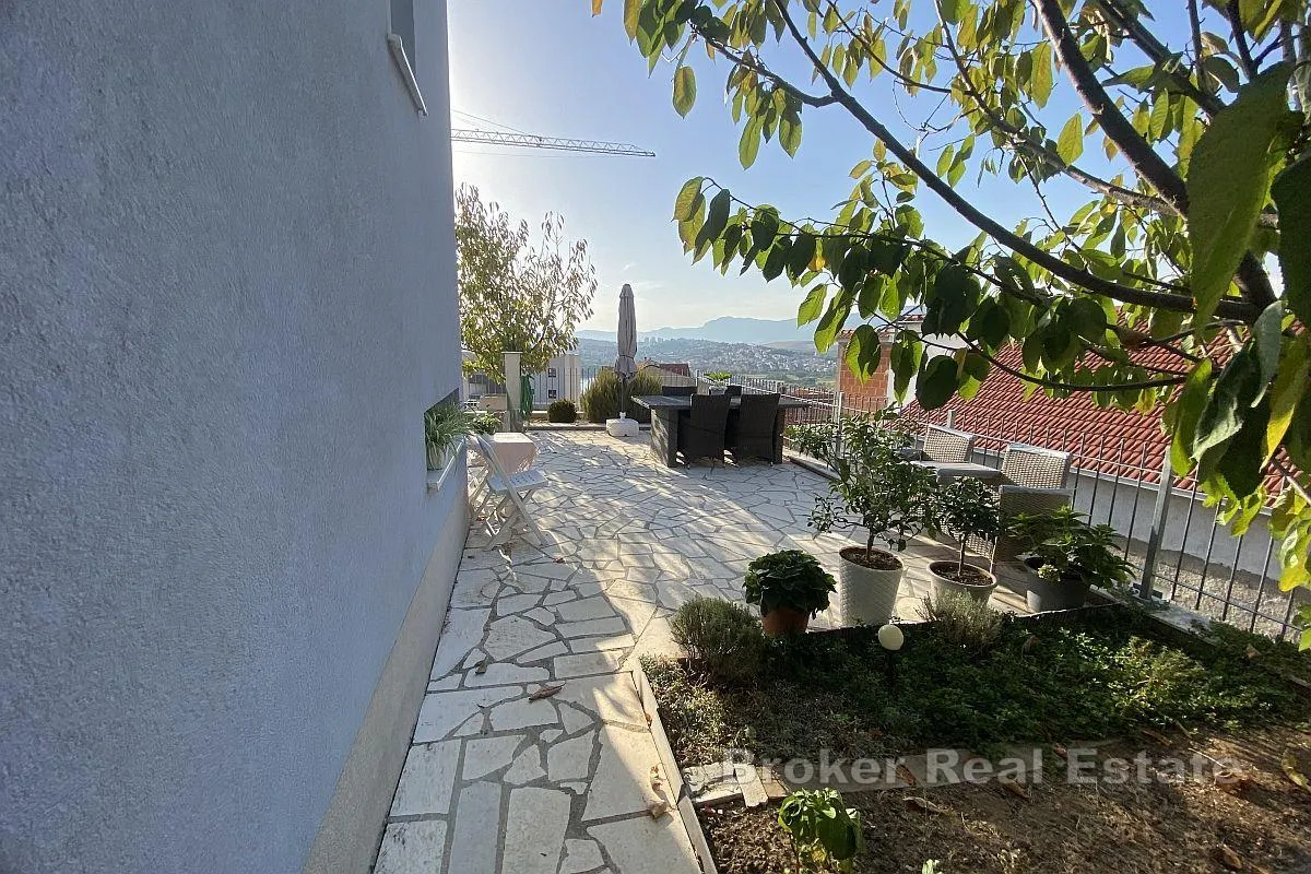 samostojeća kuća s panoramskim pogledom na more - slika 11
