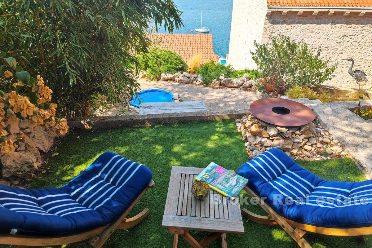 kuća u centru grada s pogledom na more - slika 3